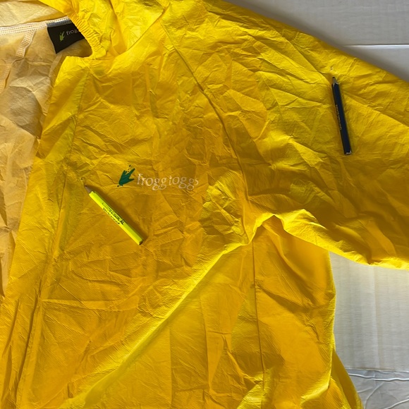 Frogg Toggs  3 pc yellow waterproof  rain suit & pouch set child size Large - Picture 15 of 16